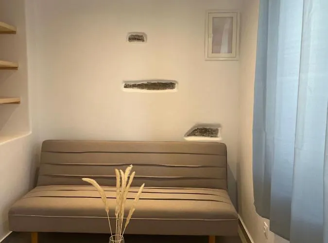 White And Grey Tinos Apartamento Stení