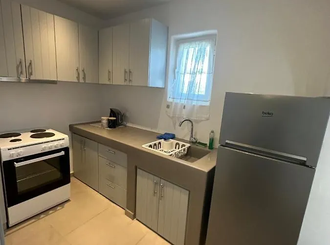 White And Grey Tinos *