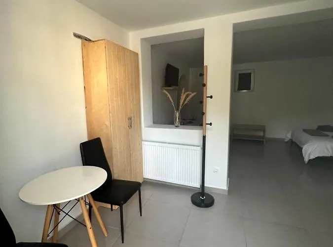 White And Grey Tinos *