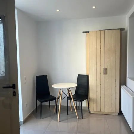 Apartment White And Grey Tinos