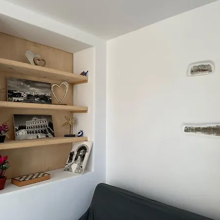 Apartment White And Grey Tinos Steni